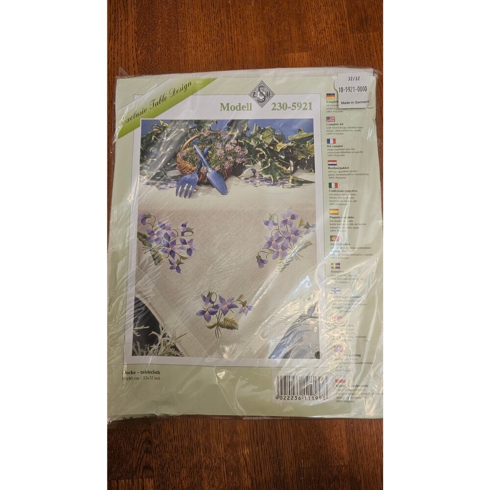 Tablecloth 32" X 32"  Complete Kit Purple‎ Floral Modell 230-5921 Germany NEW